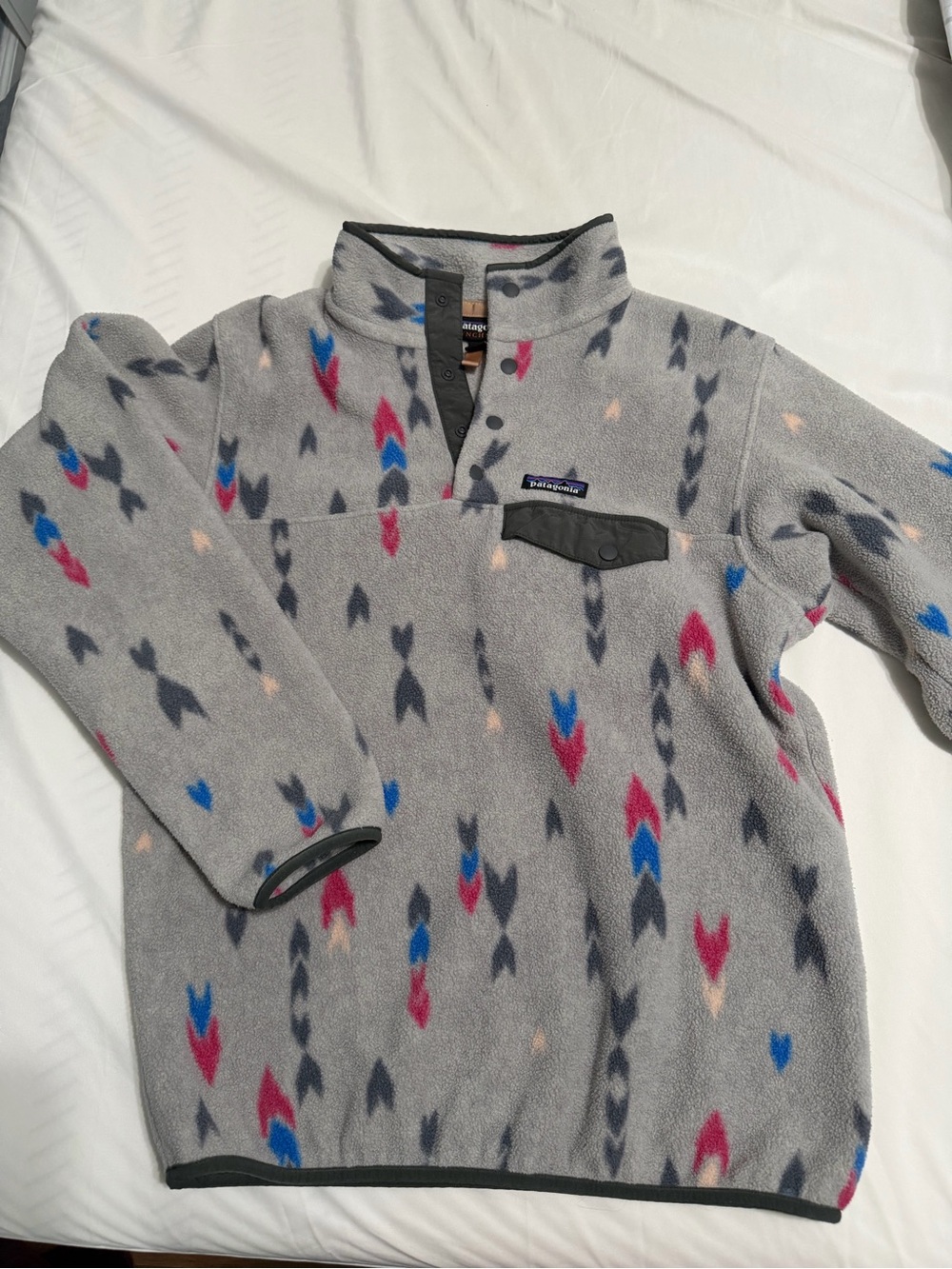 Patagonia women’s Grey Patterned Synchilla Snap-T Fleece Pullover